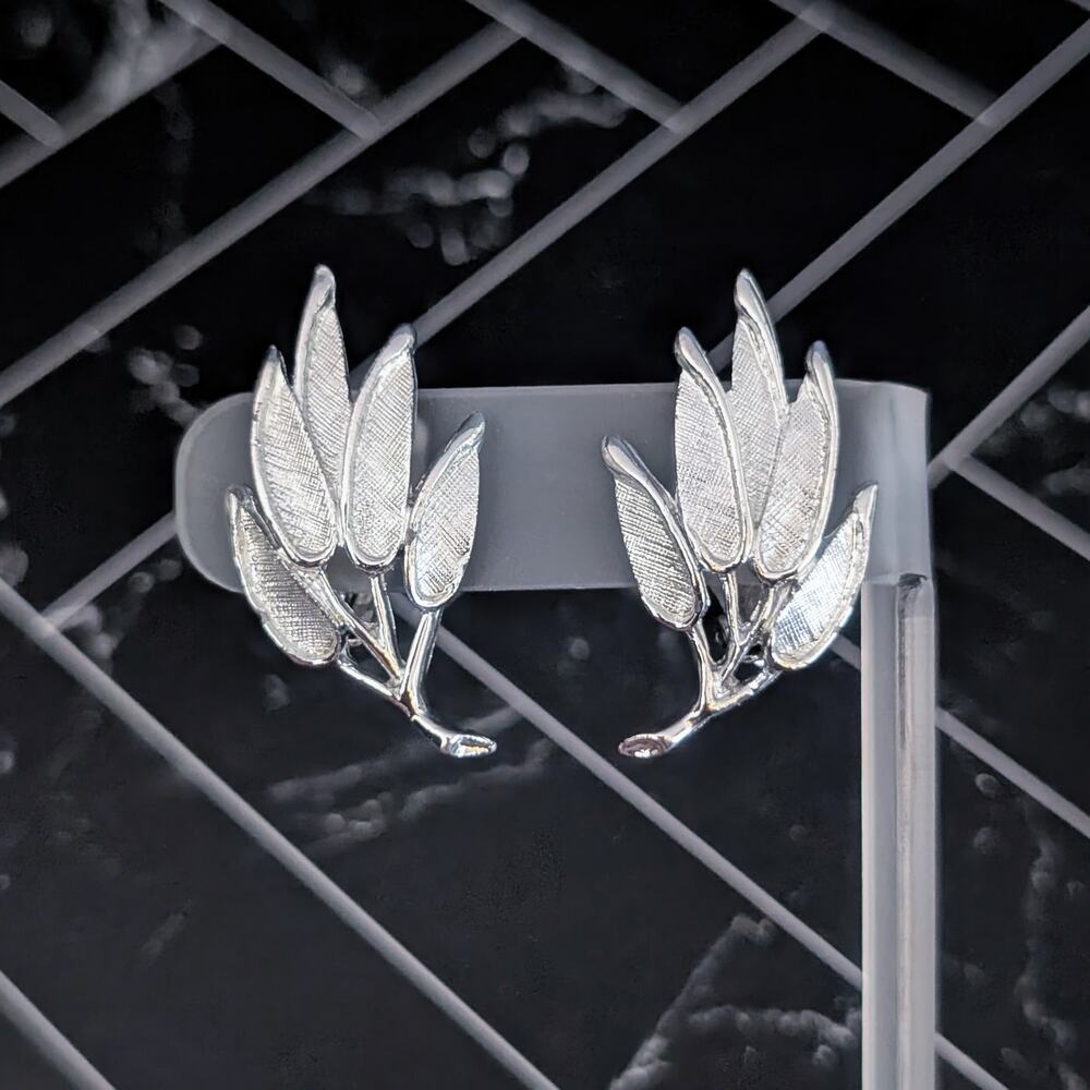 Vintage Lady Lee Clip On Earrings 1.5" Silver Tone Statement Large Leaves Branch
